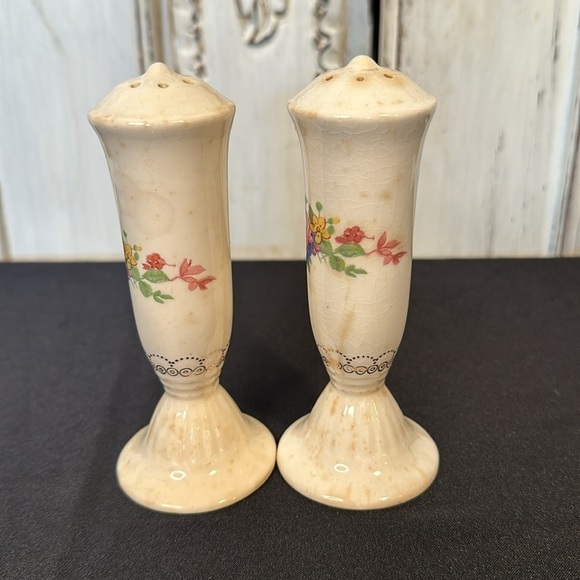 Vintage Victorian Romantic Floral Ceramic Salt and Pepper Shakers - Picture 2 of 5